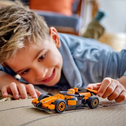 LEGO City 60442 - F1 Kierowca i bolid McLaren