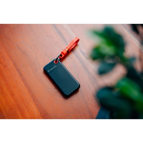 SSD Zewnętrzny Verbatim Pocket SSD Black/Red, 32196, 2000GB, czarny, M.2, zawiera kabel USB C, 1000 MB/s-R, USB-C, 1000 MB/s-W