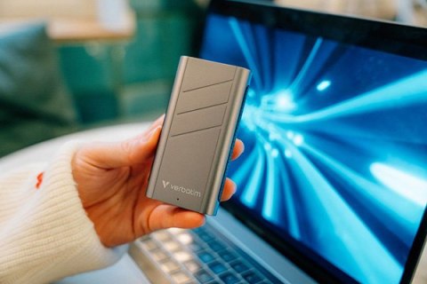 SSD Zewnętrzny Verbatim TurboMetal SSD, 32022, 2000GB, Nero Backup, Srebrny, w zestawie kabel USB-C 20 cm, M.2, 2000 MB/s-R, USB