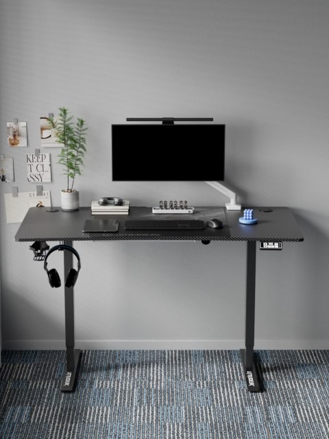 ULTRADESK Biurko dla gracza LEVEL V2, 140x68cm, 72-117cm, elektycznie regulowany, z podkładką pod mysz XXL, uchwyt na słuchawki 