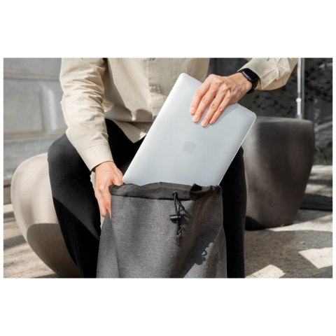 Etui UNIQ Vero do MacBook Pro 14" M1-M4 (2021-2024) przezroczysty