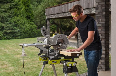 Piła ukośnica 2200W EMS305RG RYOBI