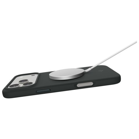 Etui Spigen Silicone Fit MAG MagSafe do iPhone 17 Pro zielony