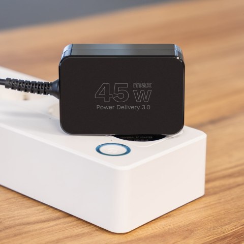 Zasilacz uniwersalny Kruger&Matz 45W z funkcją Power Delivery 7 końcówek