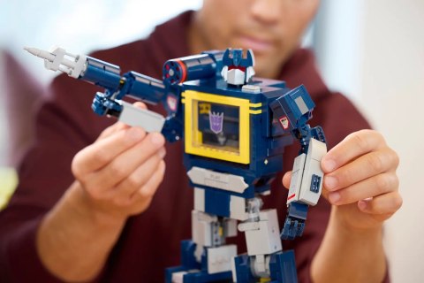 LEGO 10358 ICONS - Transformers: Soundwave