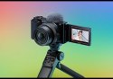 Aparat Sony ZV-E10 do vlogów z matrycą 24.2 MP, czułością ISO do 32000 i Wi-Fi, bezlusterkowa konstrukcja z ekranem 2.95 cala