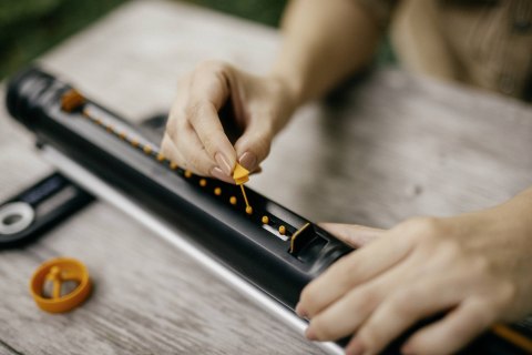 FISKARS ZRASZACZ WAHADŁOWY M X-SERIES