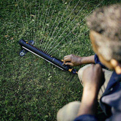 FISKARS ZRASZACZ WAHADŁOWY M X-SERIES