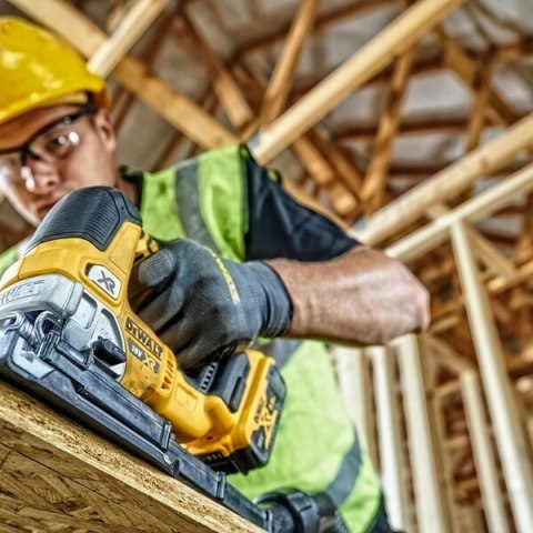 Wyrzynarka 18V bez aku i ład DCS334N-XJ DEWALT