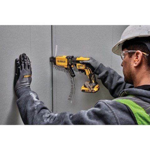 DeWALT DCF6202-XJ wkrętak zasilany/zakrętark udarowy Czarny, Żółty