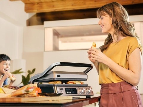 BRAUN MultiGrill 7 Kontaktowy grill CG 7044 z płytkami grillowymi, do smażenia i waflowymi