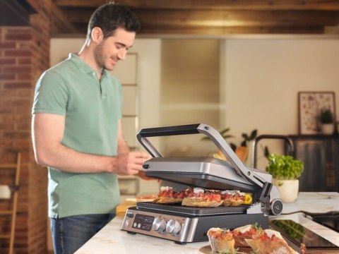 BRAUN MultiGrill 7 Kontaktowy grill CG 7044 z płytkami grillowymi, do smażenia i waflowymi
