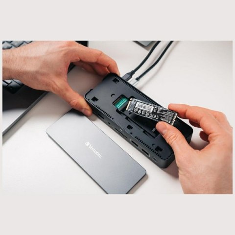 Adapter Verbatim stacja dokująca USB-C Pro 15w1 2xHDMI/1xRJ45/3xUSB-A/3xUSB-C/1xSD/1xmicroSD/1xAudio/1xDisplayPort/1xSSD szary