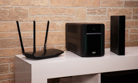 APC BX1200MI zasilacz UPS Technologia line-interactive 1,2 kVA 650 W 6 x gniazdo sieciowe