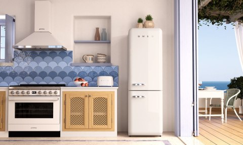 Toster SMEG biały model TSF01WHEU