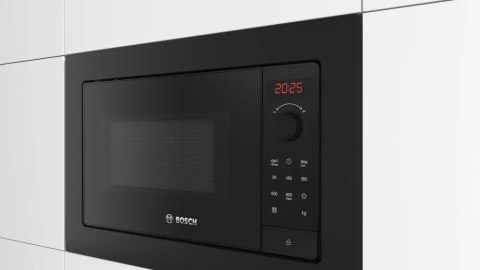 Kuchenka mikrofalowa do zabudowy BOSCH BFL623MB4 czarna, AutoPilot 7, asystent czyszczenia