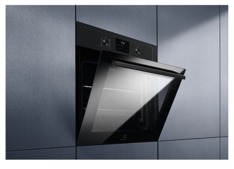 Piekarnik ELECTROLUX EOD4P57H czyszczenie pyroliza