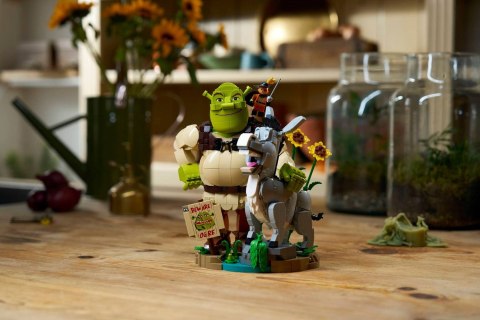 LEGO Icons 72423 - Shrek, Osioł i Kot w butach