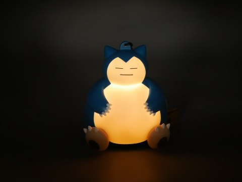 TF POKEMON LIGHT-UP FIGURE WITH HANDSTRAP - SNORLAX 9 CM